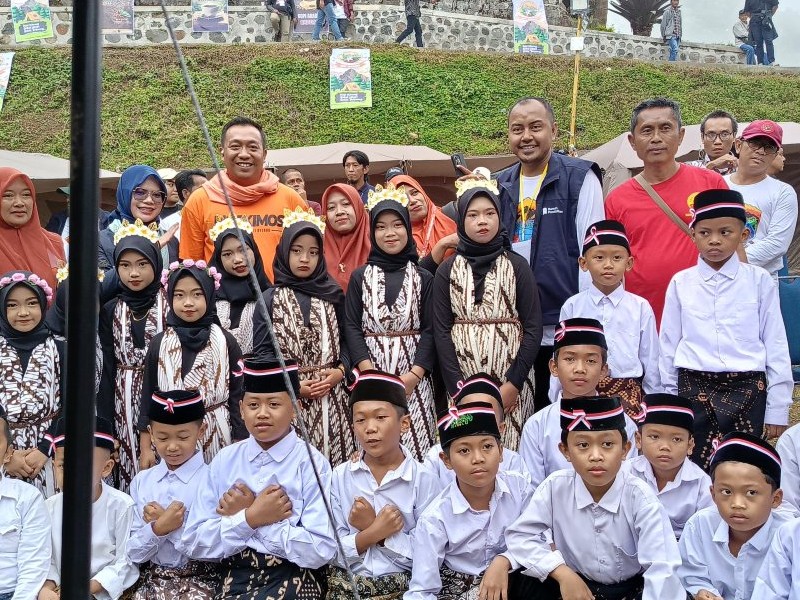 Penampilan Musik Patrol di Plaza Rengganis